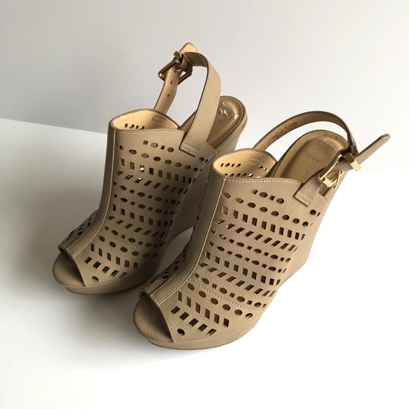 Chinese Laundry Nude Wedges - Picture 1 of 8